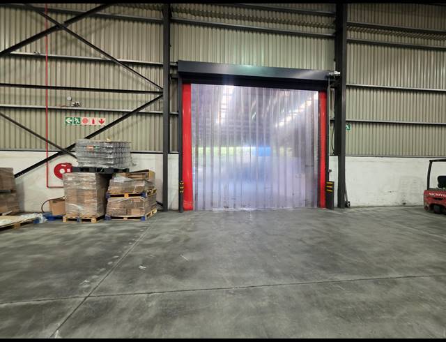 8,300M² WAREHOUSE TO LET IN ROBERTSHAM